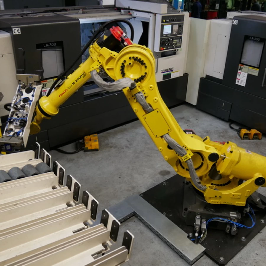 Robotic CNC machining center