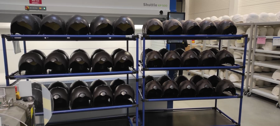 Automatic grinding and milling of helmets