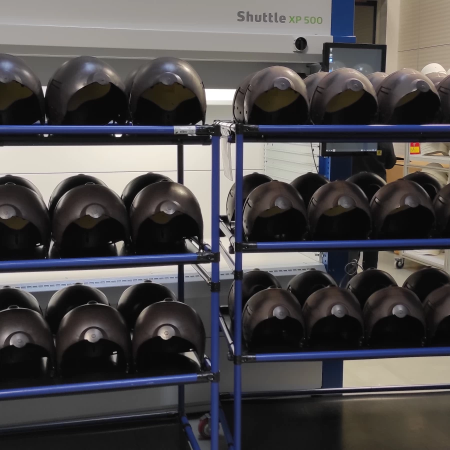 Automatic grinding and milling of helmets