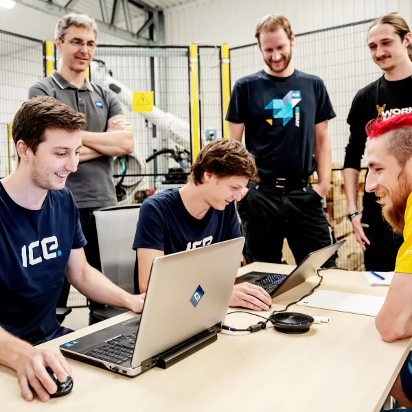 Invest in yourself and your team: Education with financial support up to 82 %