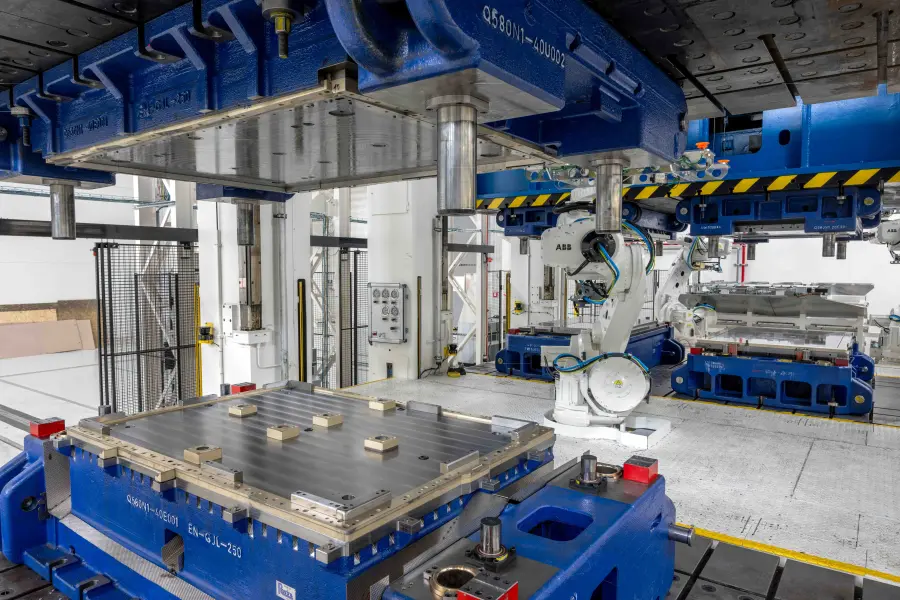 Strangpressen von Aluminiumteilen für die E-Mobilität