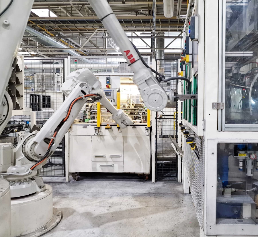 Leak testing robotic cell