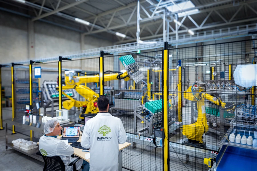 PAPACKS® MODEL S10 – Automatisiertes Fertigungssystem für Faserverpackungen