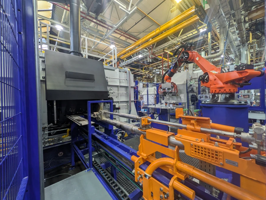 Roboterzelle für das Handling von Zahnrädern